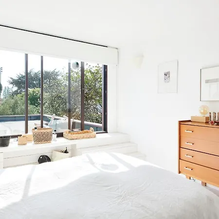 Semesterbostad Maison Contemporaine Avec Jardin Pres De La